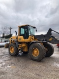 2013 VOLVO L70G W/3RD & 4TH FUNCTIONS, BACKUP CAMERA, AC, RADIO, 8400 HRS & ROCKLAND FORKS