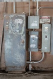 WESTINGHOUSE REDUCED VOLTAGE STARTER, BREAKER & 200 AMP DISCONNECT