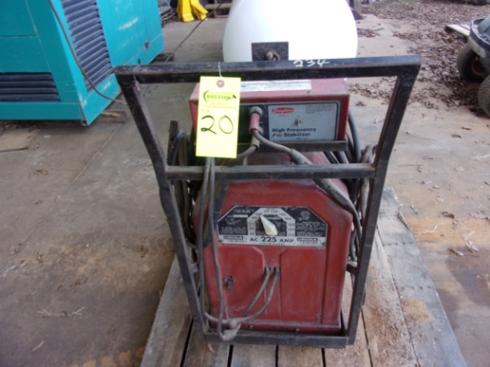 LINCOLN WELDER 225 AMP