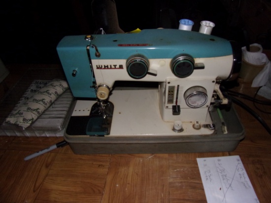 WHITE SEWING MACHINE