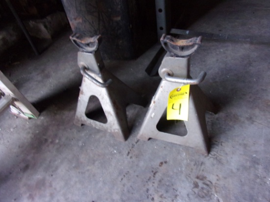 PAIR OF JACK STANDS