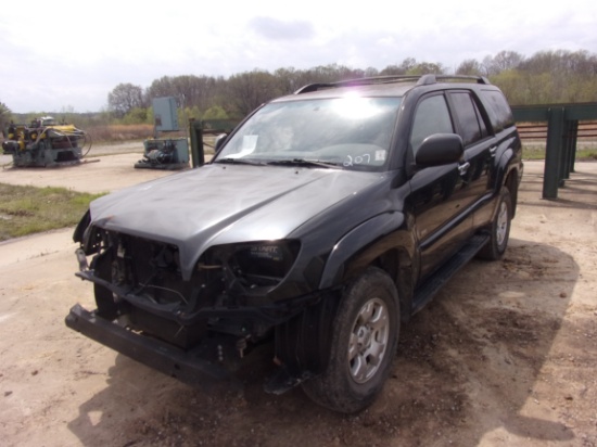 2006 TOYOTA 4 RUNNER 182K MILES (HAS FRONT END DAMAGE)