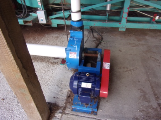 SAWDUST  BLOWER