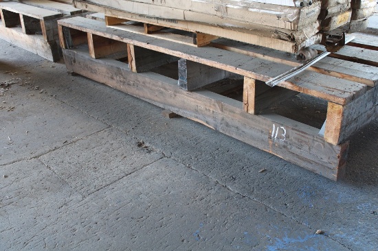 4' X 9' WOODEN PLATFORM