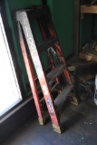 4' STEP LADDER