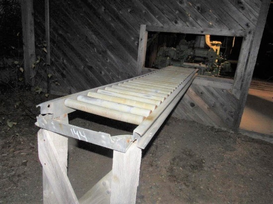 10' SKATE ROLLER CONVEYOR