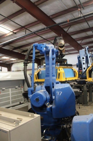 2015 YASKAWA ROBOT S/N S5Y426-1-2 YEAR MDLMPL-800 LAYER PICKER W/QUBIQA VAC SYSTEM & STAND QUBIQA 45