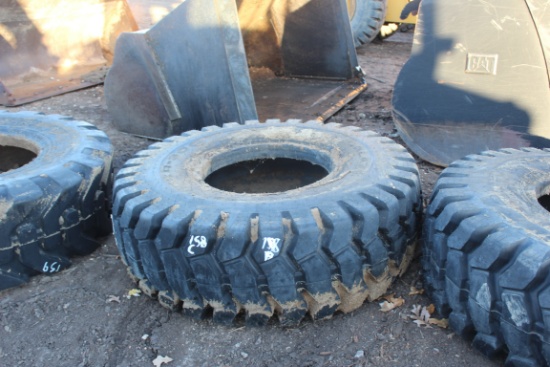 20.5 X 25 LOADER TIRE - NEW