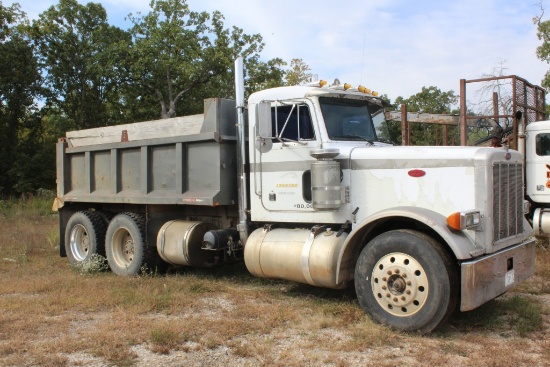 1990 PETERBILT DUMP TRUCK W/ DETROIT ENGINE, 13 SPEED EATON FULLER TRANS, 14 FT DUMP BED,  1339594 M