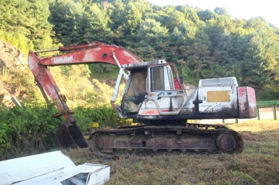 Link Belt C Series Excavator w/34 in Bucket, Hrs Unknown, Running Condition Not Known