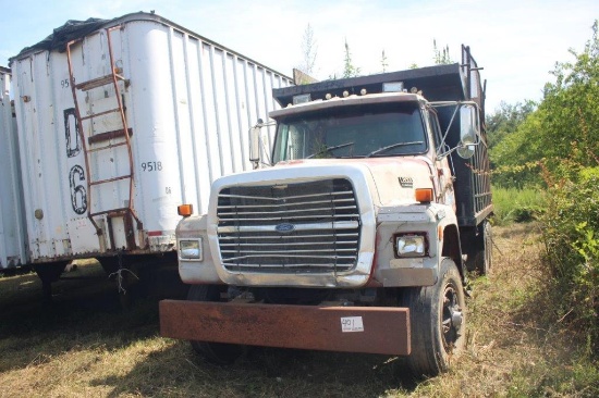 Ford L8000 Truck w/15ft Steel Dump Bed, Tandem Axle (Parts Truck)