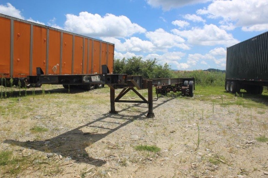 1992 40ft Strick Chassis Trailer VIN: # 1S12GC407NB8745Y2 (1 Axle Missing Rim & Tires)