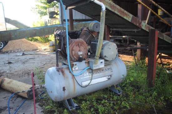 Ingersoll Rand  15hp Tank Mounted Air Compressor
