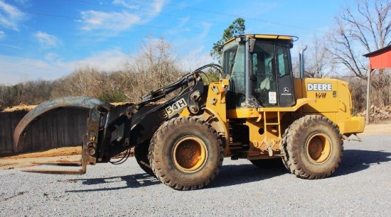 John Deere TC54H Wheel Loader, 5822 hrs (at time of writ