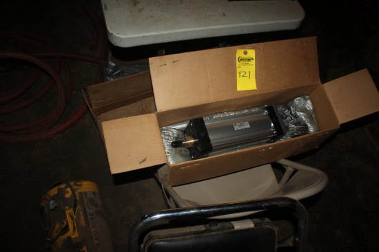 NIB (2) Parker 4 x 8 Air Cylinders