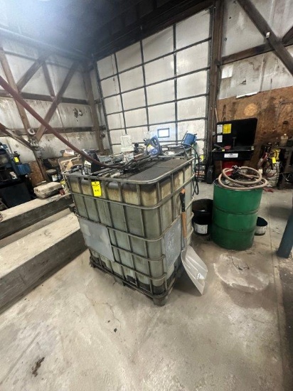 (2) 250gal Totes w/Graco Fireball 300 Pumps - fluid in tanks