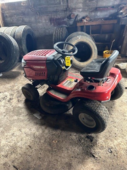 Troybilt Riding Lawn Mower w/42inMower Deck