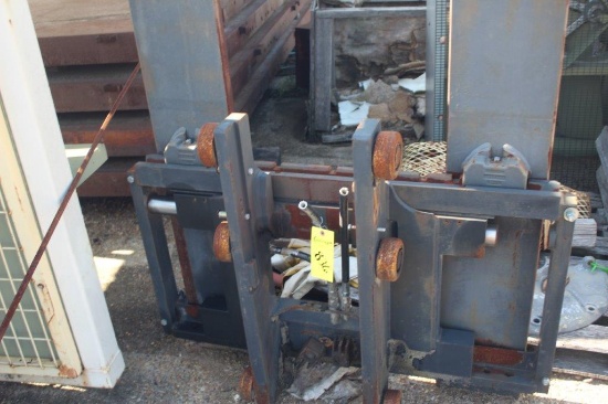 Forklift Carriage w/10" W x 42" L Forks