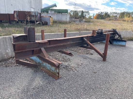 Custom Built Log Splitter, Approx 10ft Capacity, (No Power Unit)