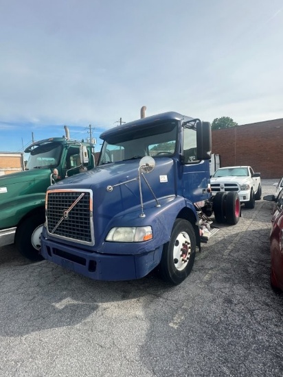 2006 Volvo Day Cab Single Axle Tractor With D12 Engine, 9 Speed Transmission, Spring Suspension
