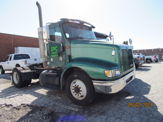 2000 International MDL 9100 Day Cab Single Axle Tractor With Air Suspension, Eaton Fuller 10 Speed