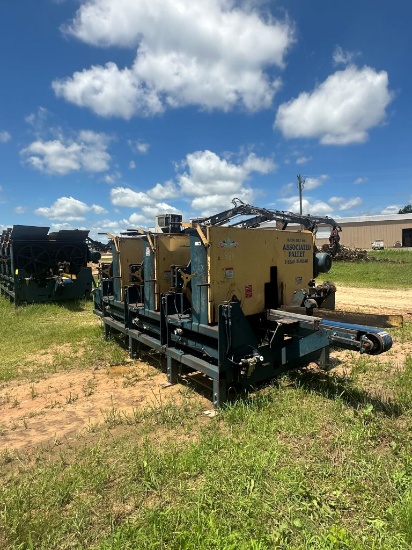 Brewer GE2000 3HD Band Resaw With 20hp Motors On Heads, Onboard Hyds, S/N 102408 Not Installed. Loca