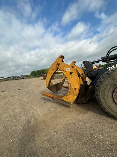 Wicker Model WVG0744K  Log Grapple Attachment S/N 16361 Fits Tag/JRB420 Quick Coupler
