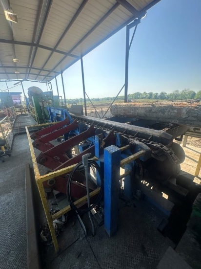 18ft Infeed Log Trough With 4 Arm  6ft 6inch Hydraulic Operated Log Sweep And Hydraulic Drive. Sells