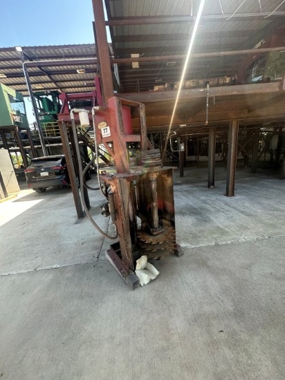 Meadows 3 Saw Vertical Edger. NOT INSTALLED