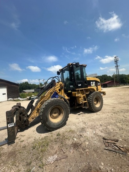 CAT 924G Wheel Loader with Climate Controlled Operator Cab, 17.5R25 Tires, Quick Attach Coupler, Joy