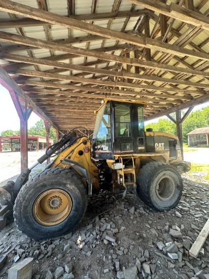 CAT 924G Wheel Loader with Climate Controlled Operator Cab, 550-65R25 Tires, Quick Attach Coupler, P