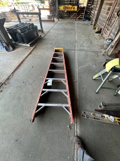 8ft Fiberglass Step Ladder