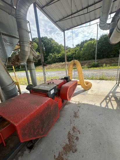 Weima 24inch Horizontal Grinder with Motor Control. NOTE: ID TAG#328. Located at 3360 Cansler Circle
