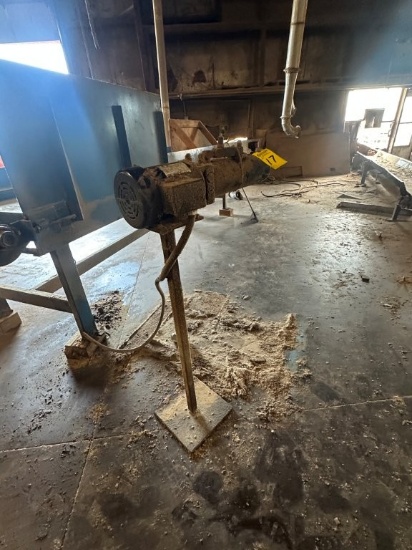 Pedestal Mounted 2 HP 3 Phase Hydraulic Power Unit. Located 201 Tobacco Rd., Bowling Green, KY 42101