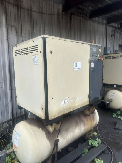 Ingersol Rand 25hp Tank Mounted Rotary Screw Air Compressor, 125 PSI, Shows 40,418 Hrs. Sells With 6