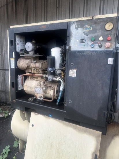 Ingersol Rand 25hp Tank Mounted Rotary Screw Air Compressor, 125 PSI, Shows 40,721 Hrs. Sells With 6