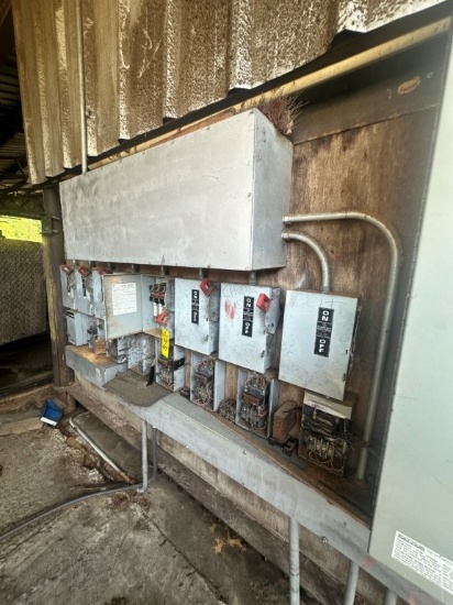 Square-D 100 Amp Fused Disconnect and (8) GE 30 Amp Fused Disconnects with Starters. Located at 172