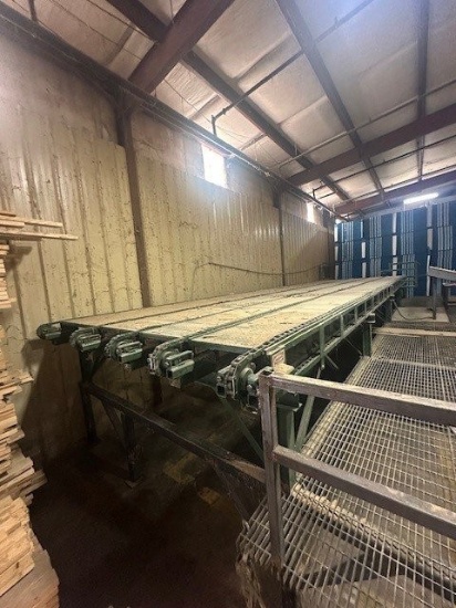 Mellott 10ft 7inch x 38ft 5 Strand Green Chain with Steel Plate Floor, 6ft x 38ft Attached Catwalk.