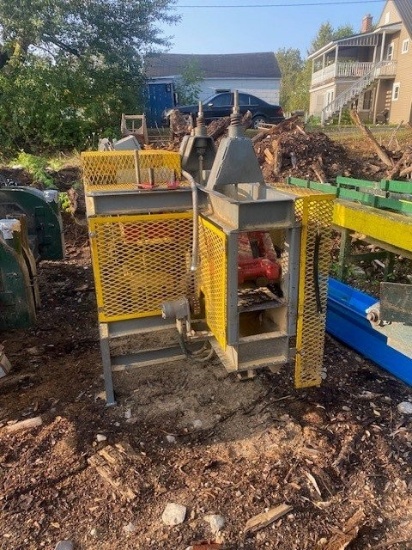 Oaklane Machine Deduster, Hydraulic Drive on Feed Thru. Located at 1995 Lumber Rd., Henry, TN 38231