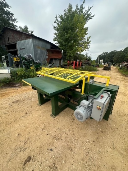Smart Saw Band Pallet Dismantler 62inch x 86inch Table. Located at 2680 Hwy 22 N., Clarksburg, TN 38