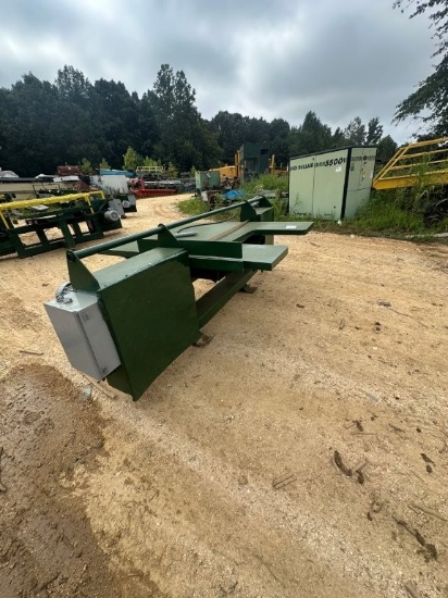 Smart Saw Band Pallet Dismantler 5ft x 6ft Table. Located at 2680 Hwy 22 N., Clarksburg, TN 38324. T