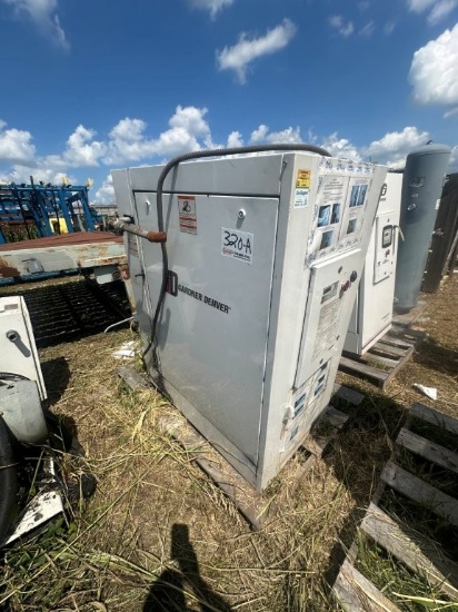 Gardner Denver 25hp Rotary Screw Air Compressor 125 PSI Mdl EFC99J02E. Located at 1995 Lumber Rd., H