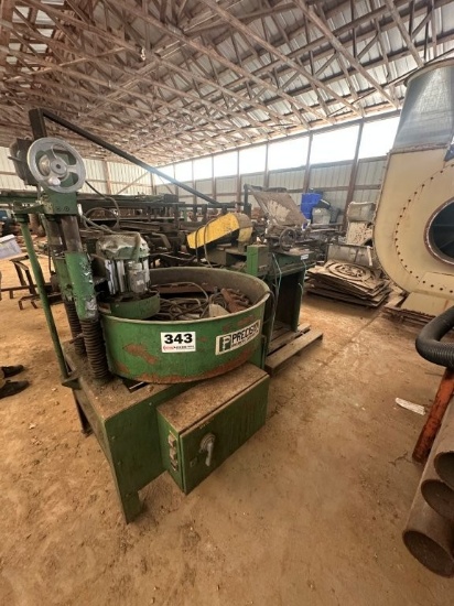 Precision Mdl 440 4 Knife Tub Grinder, S/N PAG909. Located at 1490 Hwy 100 W., Centerville, TN 37033