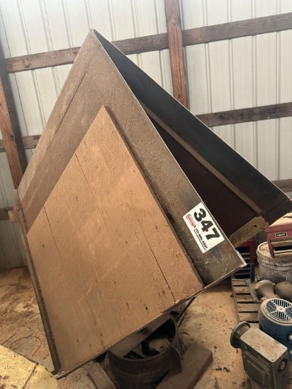 Shop Built Jig (Designed to Build Circular Pallet/Skid). Located at 1490 Hwy 100 W., Centerville, TN