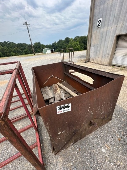 4ft x 7ft Steel Bottom Drop Waste Bin. Located at 2898 Crestridge Rd., Centerville, TN 37033. TN Sal