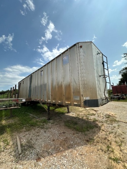2004 Peerless 42ft Open Top Chip Trailer Tandem Axle, VIN: 1PLE042214PD53780. Located at 361 Yarbrou