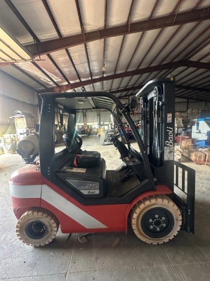 New Baoli KBG25 5000 Lb Forklift, Solid Tires, Propane Engine, 3 Stage mast with Fork Positioners.