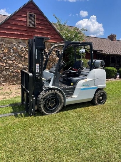 Unicarriers LP 9K Lb Forklift with Triple Mast, Side Shift and 183 Actual Hrs. Located at 5423 Hwy