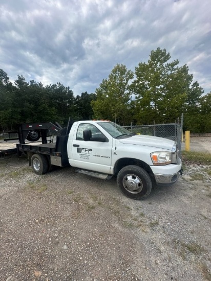 2006 Dodge 3500 Dual Wheel Pickup Truck 4 Wheel Drive with 8ft x 8ft Flatbed with Goose Neck Hitch,