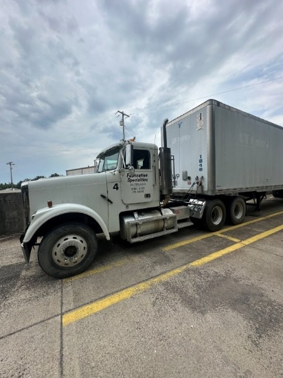 2001 Freightliner FLD122 Tandem Axle Tractor, Day Cab, Detroit 60 Series Engine,Eaton Fuller 10 Spee
